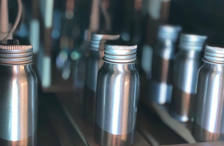 質の高いコーティング剤を使用して施工を実施 | 東京のカーコーティングなら高技術のBeauty Cars
